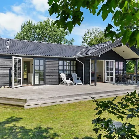Vakantiehuis Edvardsine - 40m From The Sea By Interhome