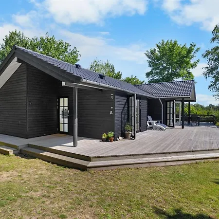 Semesterbostad Edvardsine - 40m From The Sea By Interhome