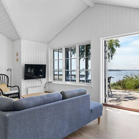 Edvardsine - 40m From The Sea By Interhome Semesterbostad